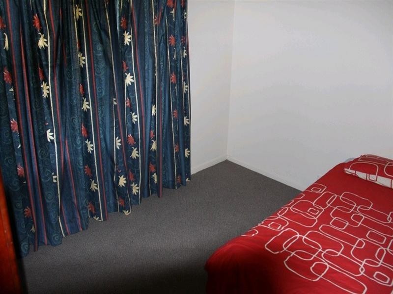 28 Centenary Drive, Boyne Island QLD 4680