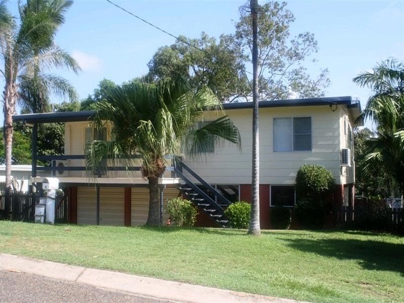 8 Marina Avenue, Boyne Island QLD 4680