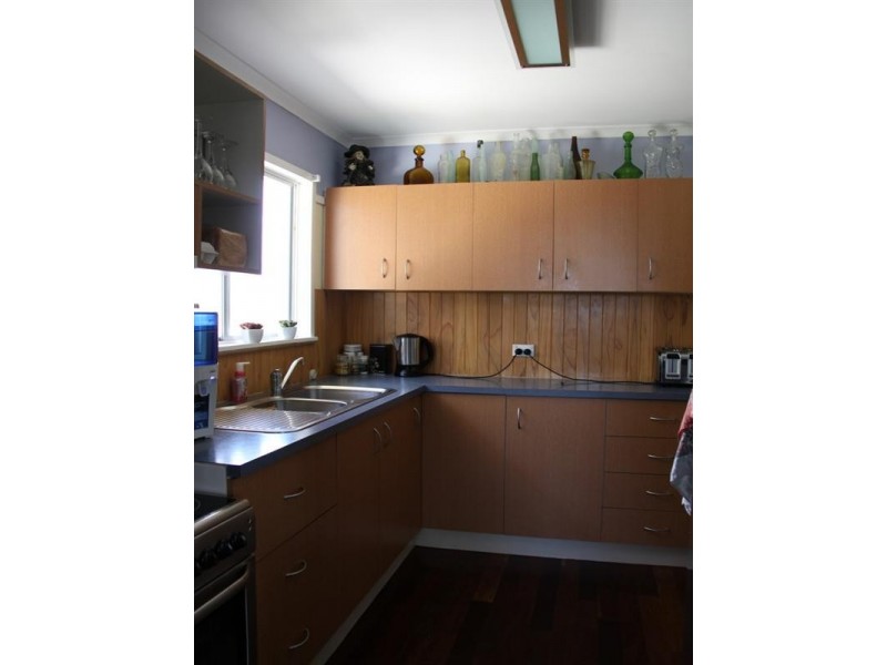 8 Marina Avenue, Boyne Island QLD 4680