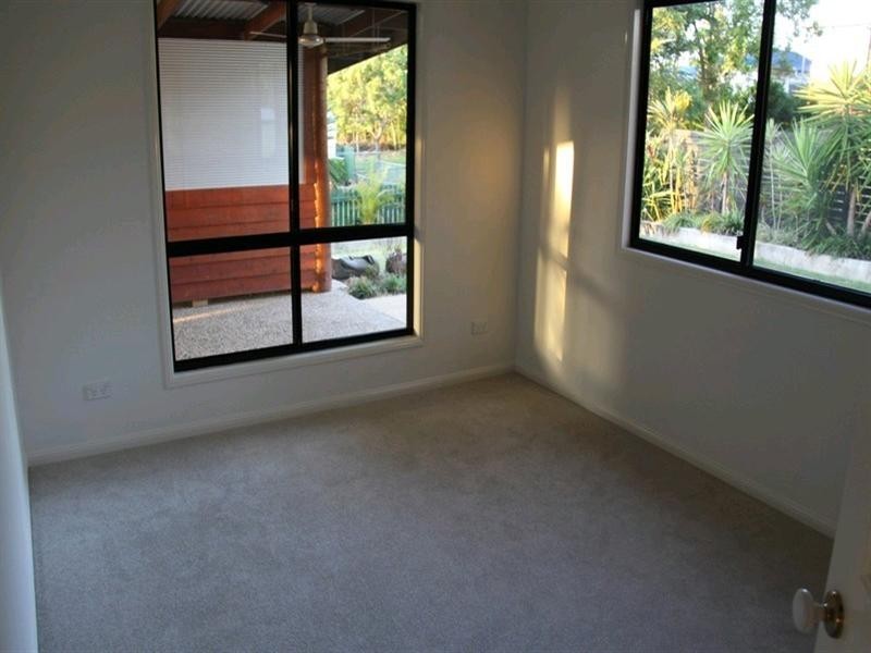 33 Latrobe Street, Tannum Sands QLD 4680