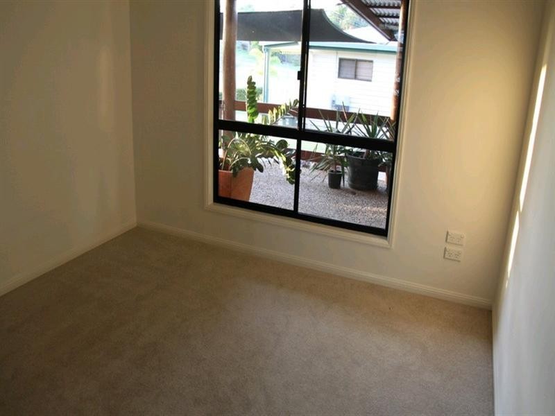 33 Latrobe Street, Tannum Sands QLD 4680