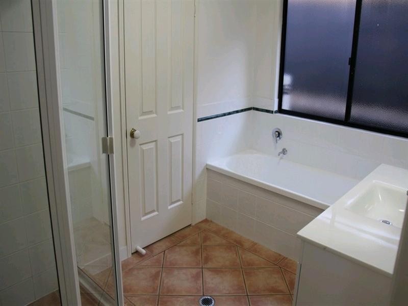 33 Latrobe Street, Tannum Sands QLD 4680