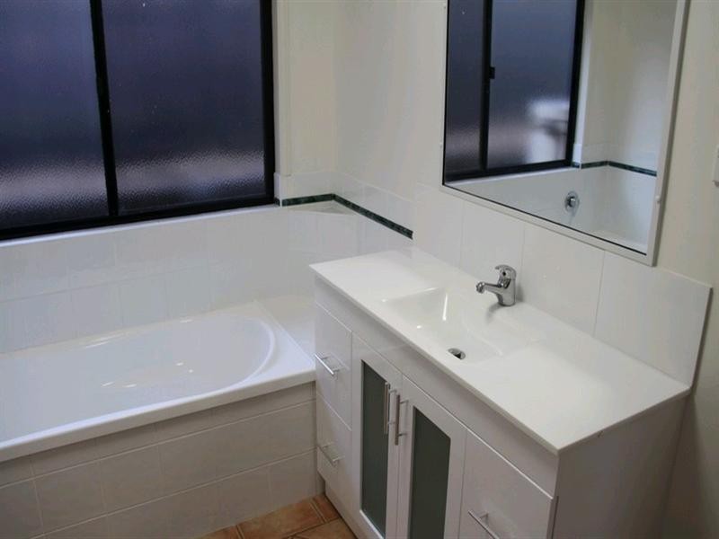 33 Latrobe Street, Tannum Sands QLD 4680