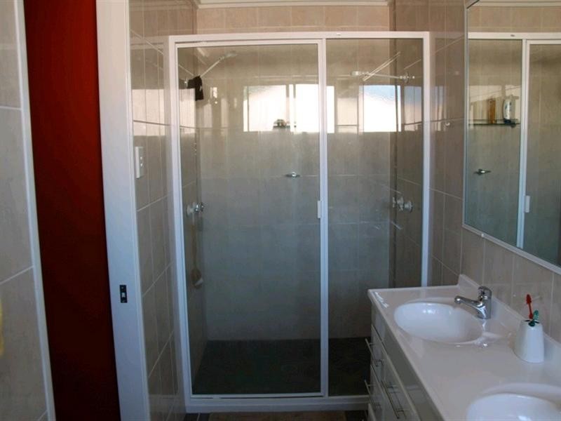 8 Richard Street, Boyne Island QLD 4680