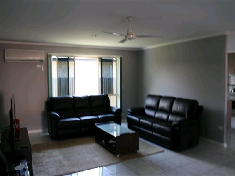 8 Richard Street, Boyne Island QLD 4680