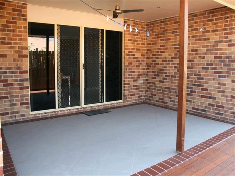 8 Richard Street, Boyne Island QLD 4680