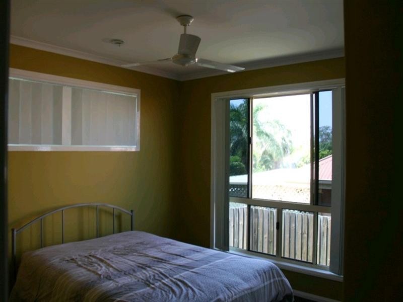 8 Richard Street, Boyne Island QLD 4680