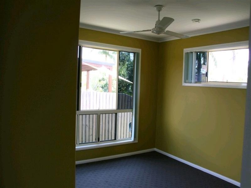 8 Richard Street, Boyne Island QLD 4680