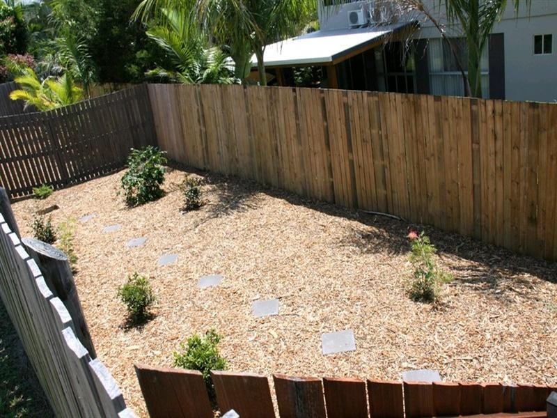 8 Richard Street, Boyne Island QLD 4680