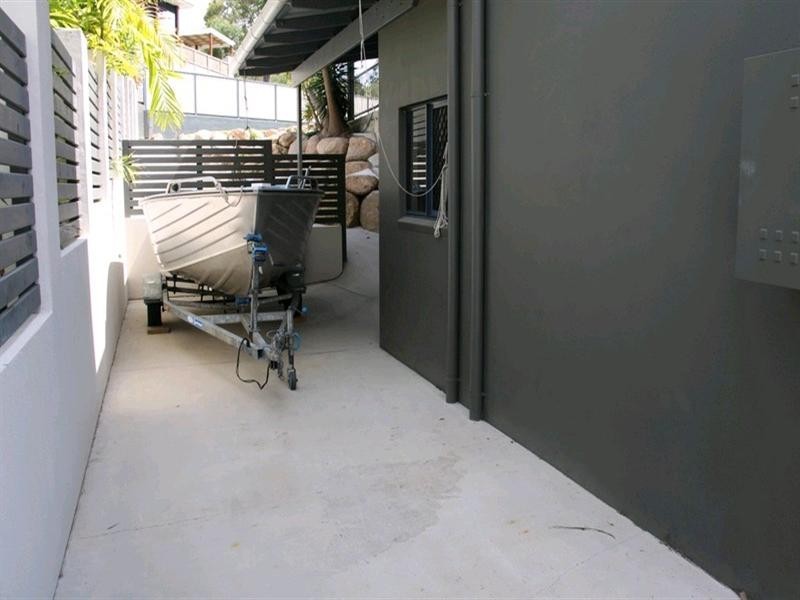 12 Lighthouse Drive, Boyne Island QLD 4680