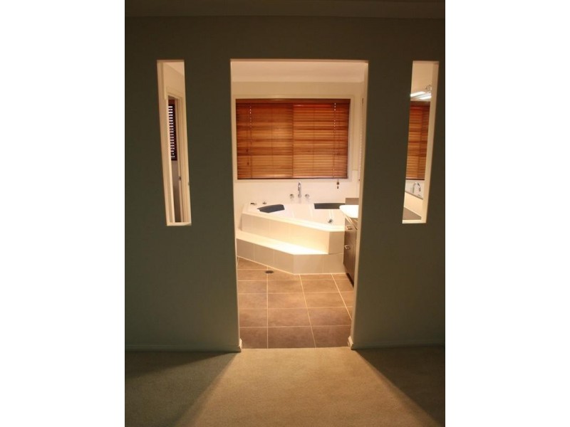 27 Longreach Court, Tannum Sands QLD 4680