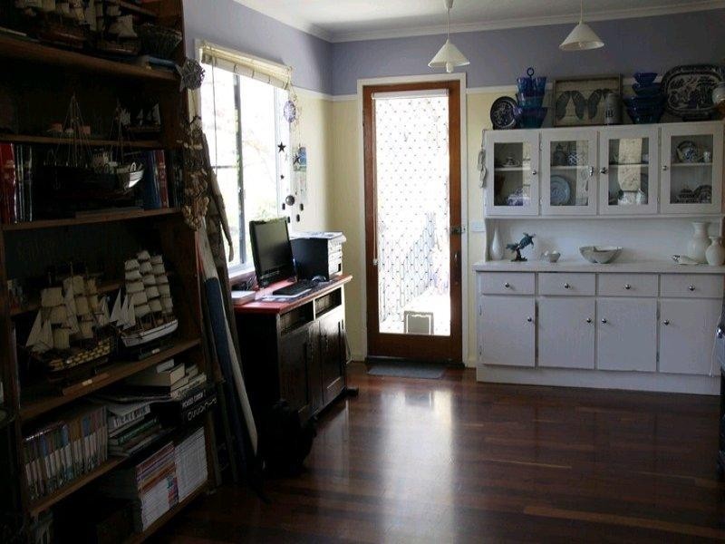 8 Marina Avenue, Boyne Island QLD 4680