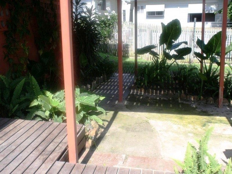 8 Marina Avenue, Boyne Island QLD 4680