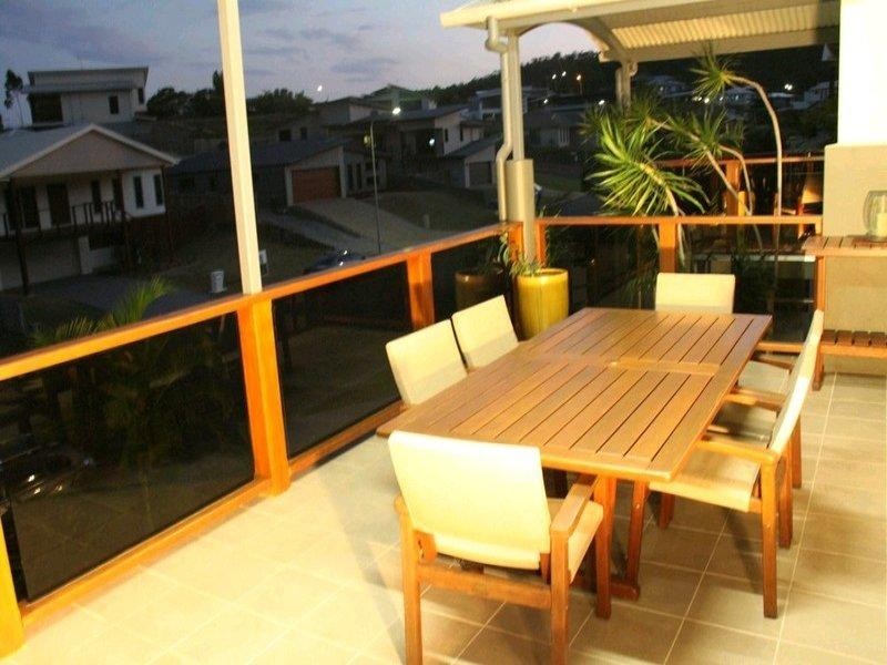 12 Lighthouse Drive, Boyne Island QLD 4680