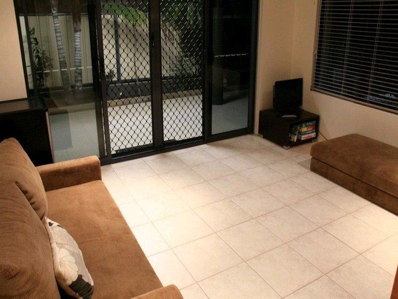 12 Lighthouse Drive, Boyne Island QLD 4680