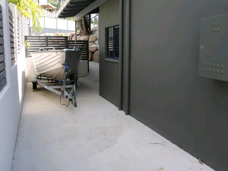 12 Lighthouse Drive, Boyne Island QLD 4680