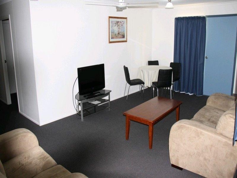 21 Hayes Avenue, Boyne Island QLD 4680