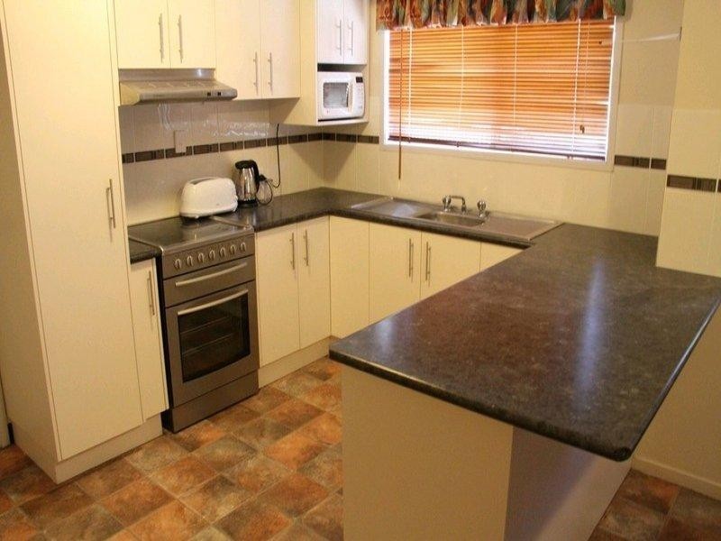 28 Centenary Drive, Boyne Island QLD 4680