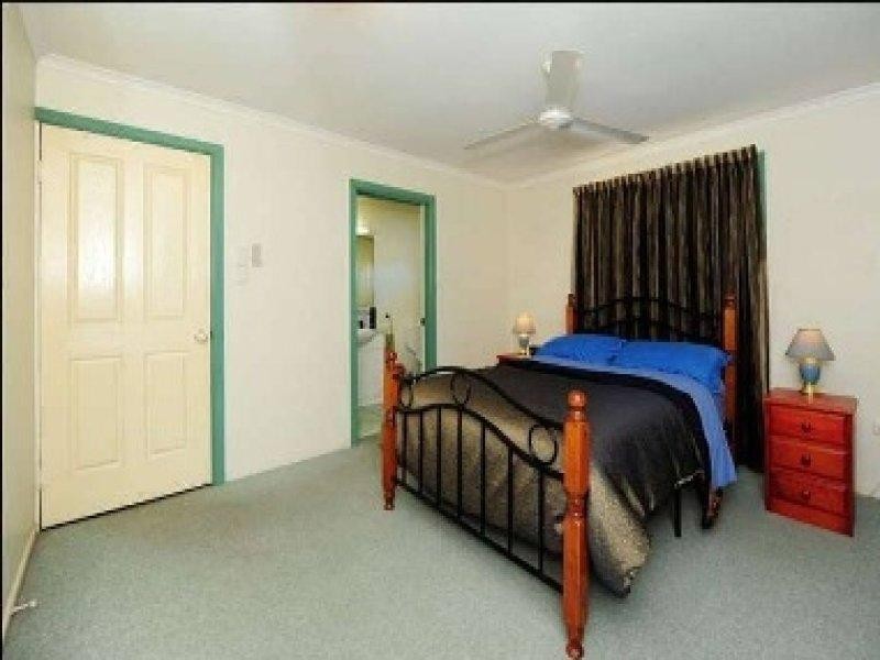 14 Clarance Drive, New Auckland QLD 4680