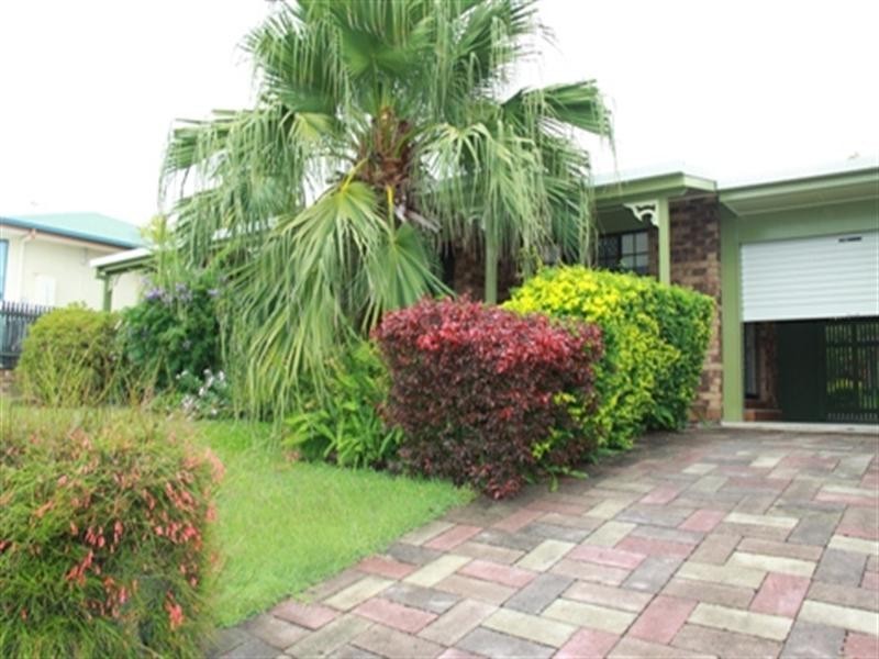 11 Swains Court, Boyne Island QLD 4680