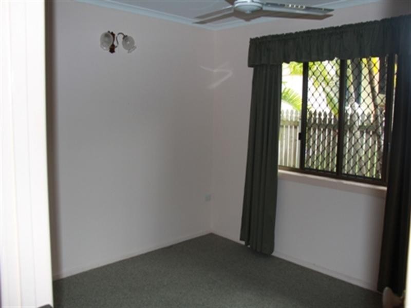 11 Swains Court, Boyne Island QLD 4680