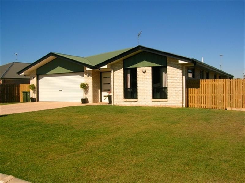 28 Golf View Drive, Boyne Island QLD 4680