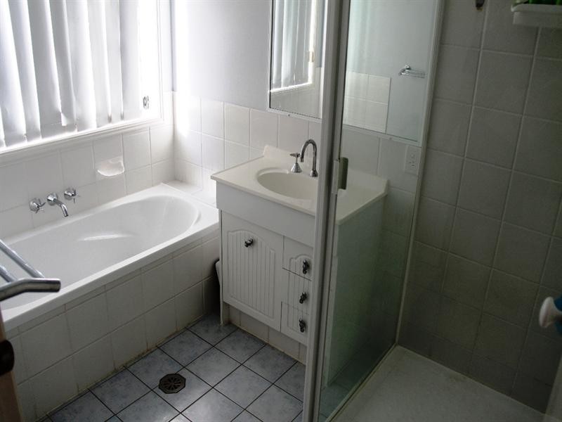 9 Yaaran Court, Boyne Island QLD 4680