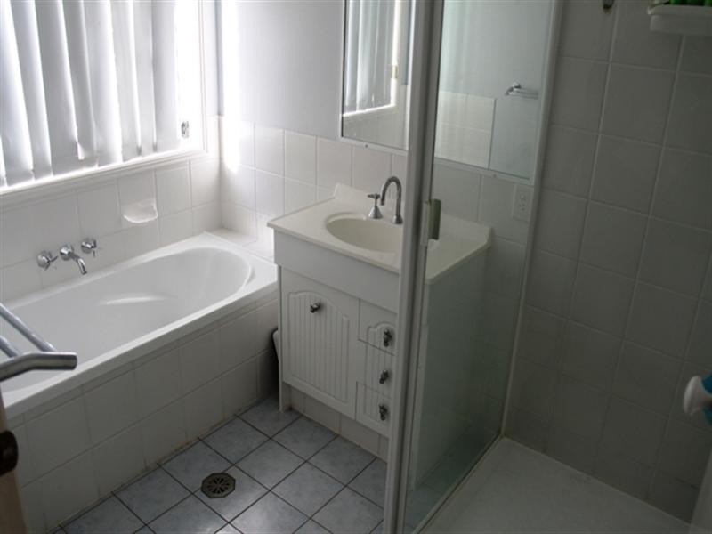 9 Yaaran Court, Boyne Island QLD 4680