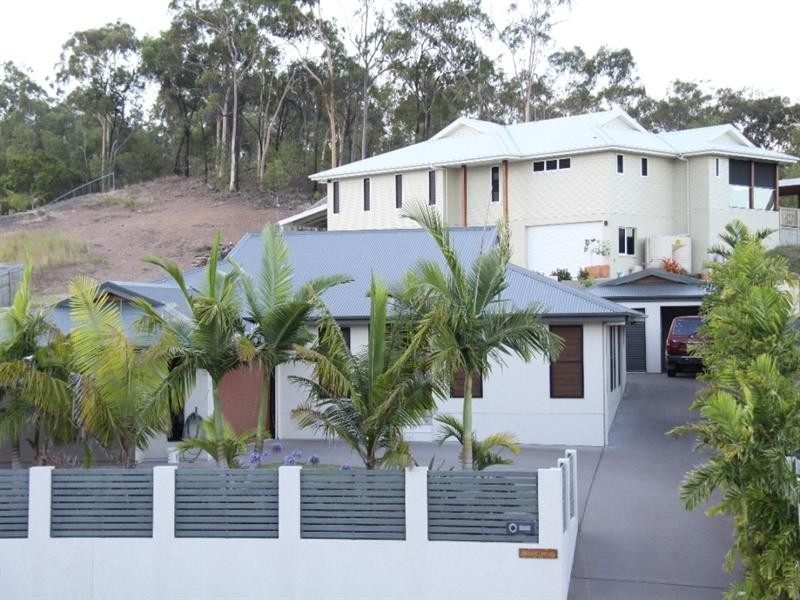 14 Lighthouse Drive, Boyne Island QLD 4680