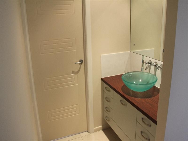 14 Lighthouse Drive, Boyne Island QLD 4680