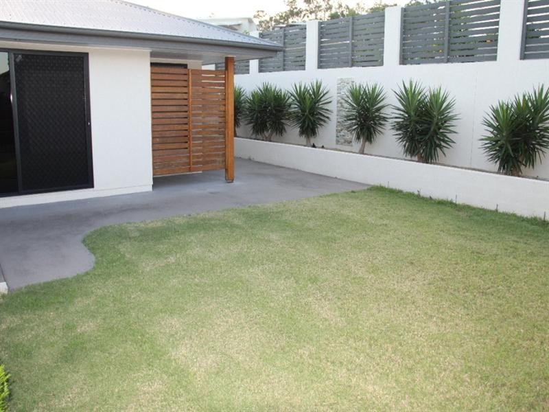 14 Lighthouse Drive, Boyne Island QLD 4680