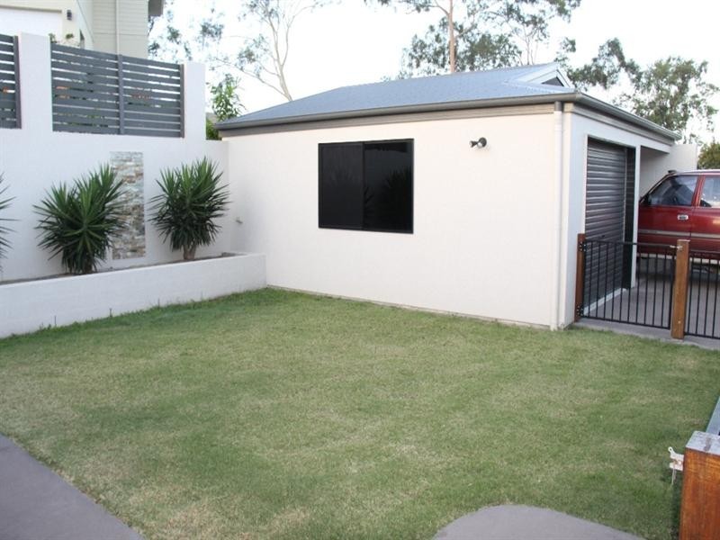 14 Lighthouse Drive, Boyne Island QLD 4680