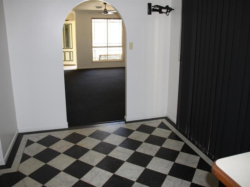 17 Beltana Drive, Boyne Island QLD 4680