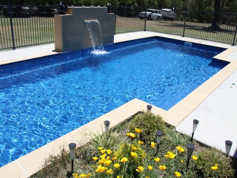 8 Silverton Drive, Tannum Sands QLD 4680