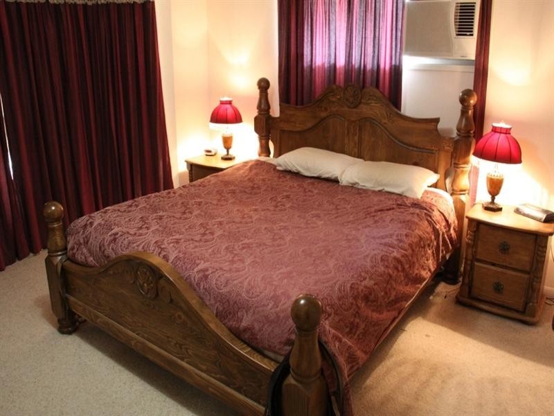 13 Curtis Avenue, Boyne Island QLD 4680