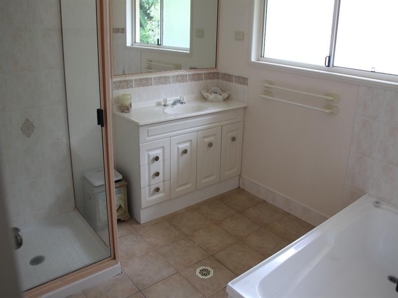 13 Curtis Avenue, Boyne Island QLD 4680