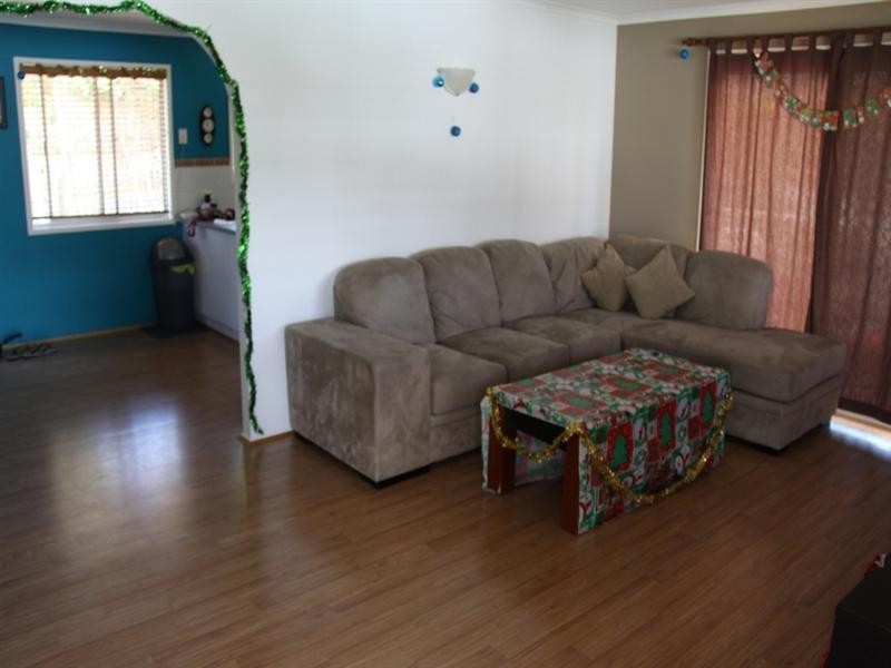 10 Sayre Crescent, Boyne Island QLD 4680