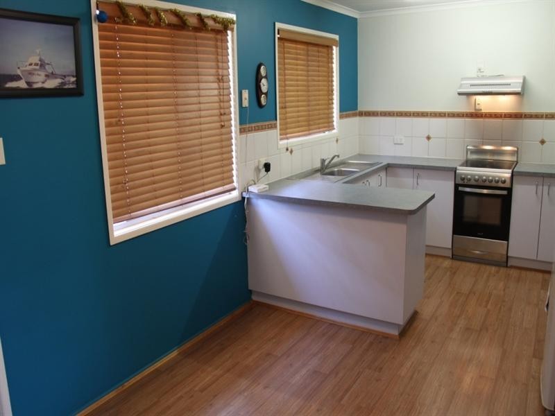 10 Sayre Crescent, Boyne Island QLD 4680