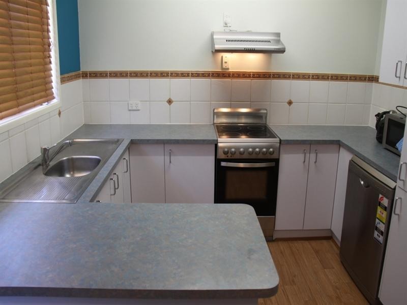 10 Sayre Crescent, Boyne Island QLD 4680