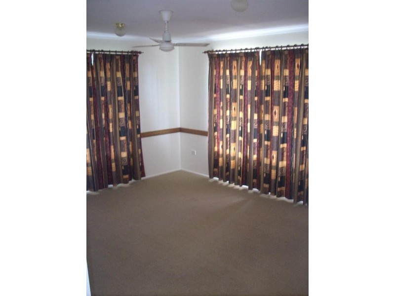 Unit 1/27 Centenary Drive, Boyne Island QLD 4680