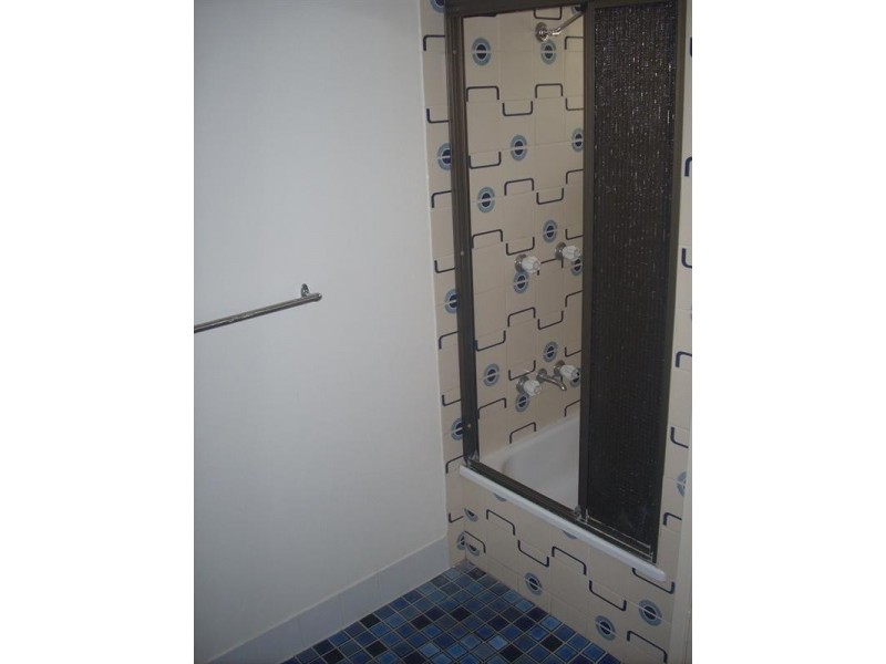 Unit 1/27 Centenary Drive, Boyne Island QLD 4680