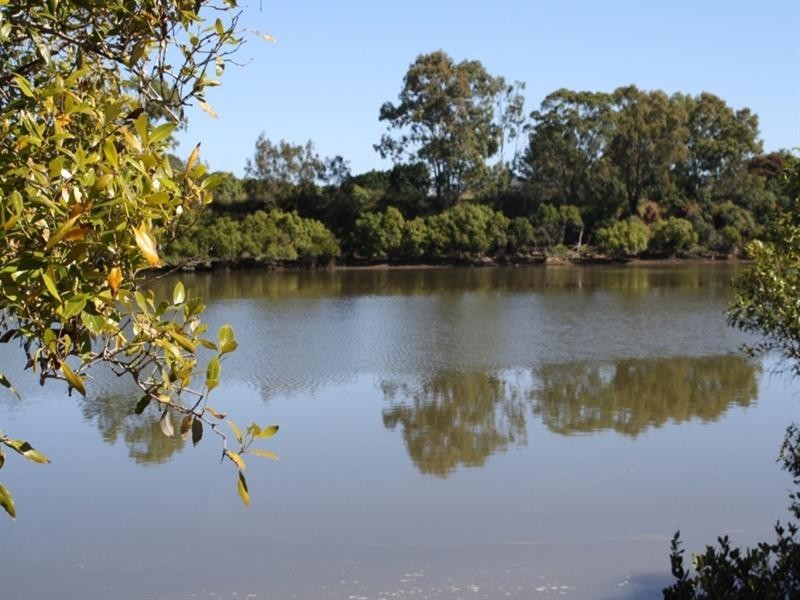 100 Handley Drive, Boyne Island QLD 4680