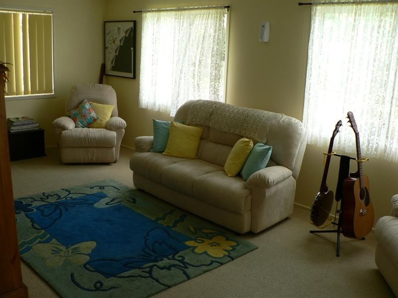 12 Hayes Avenue, Boyne Island QLD 4680