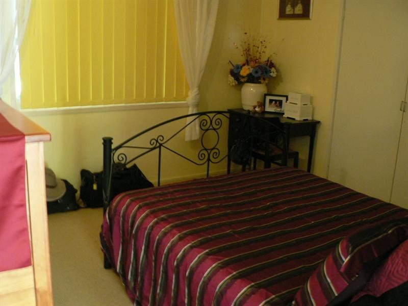 12 Hayes Avenue, Boyne Island QLD 4680