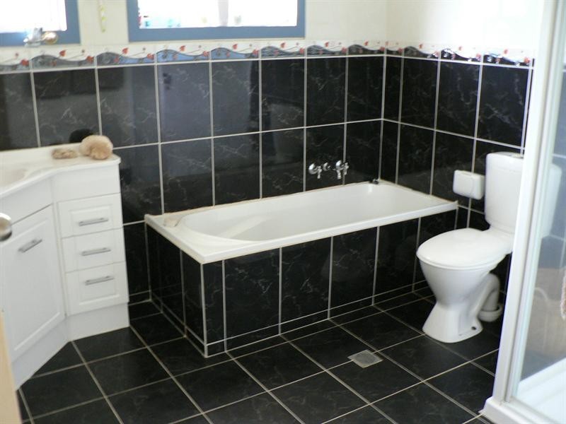 12 Hayes Avenue, Boyne Island QLD 4680