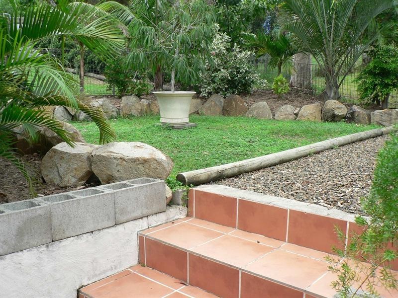 12 Hayes Avenue, Boyne Island QLD 4680