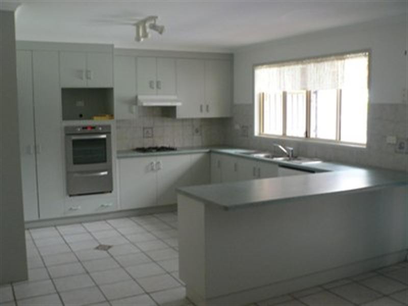 30 Lomandra Street, Boyne Island QLD 4680