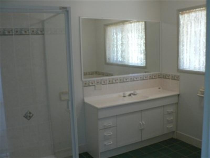 30 Lomandra Street, Boyne Island QLD 4680