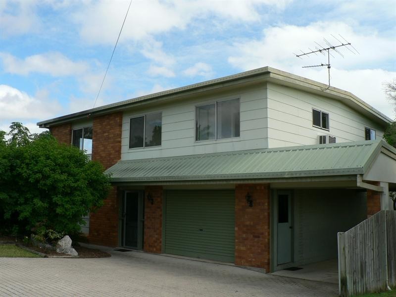 12 Crest Avenue, Boyne Island QLD 4680