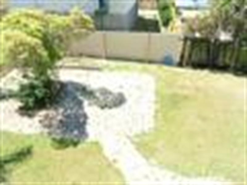 12 Crest Avenue, Boyne Island QLD 4680